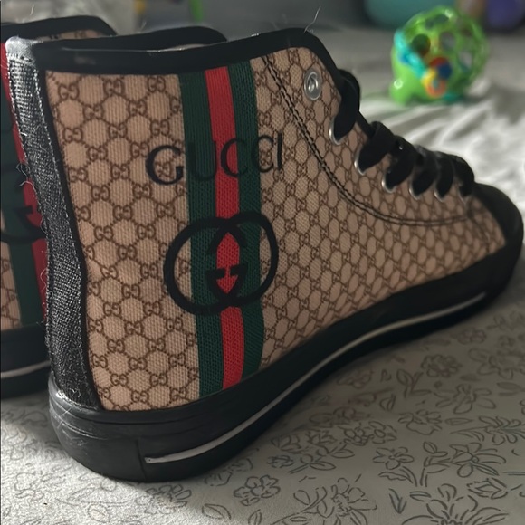 Gucci Black and Tan High-Top Sneakers with Signature Stripes - Picture 12 of 12